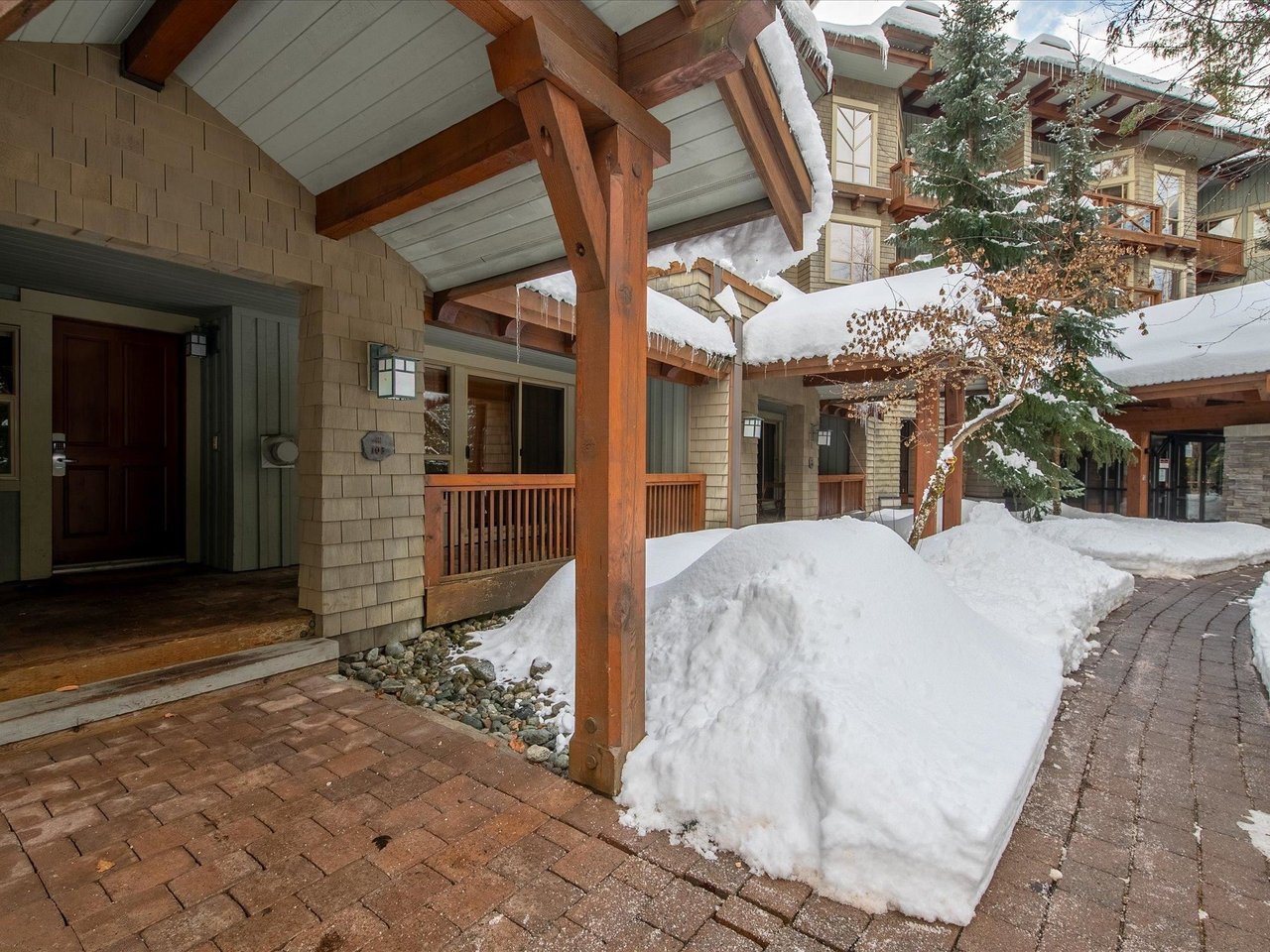 103G2-4653 Blackcomb Wy