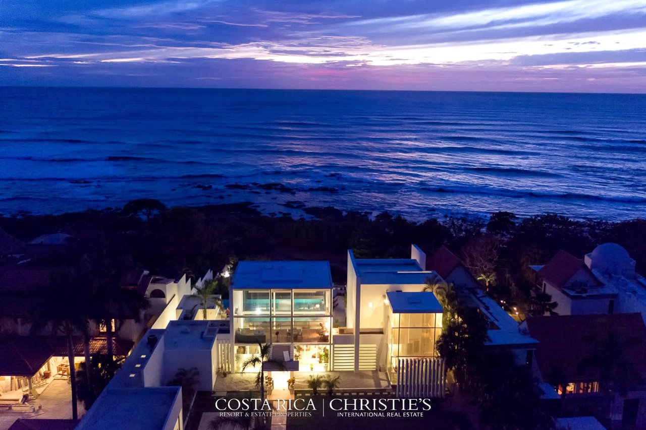 Oceanfront Casa Crystal