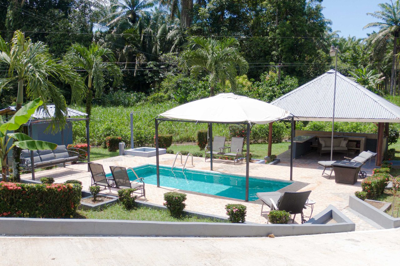 Three home stunning estate close to Quepos