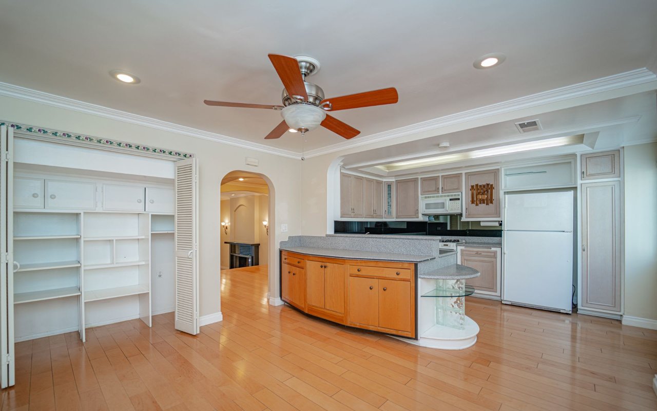 1070 Palo Verde Avenue