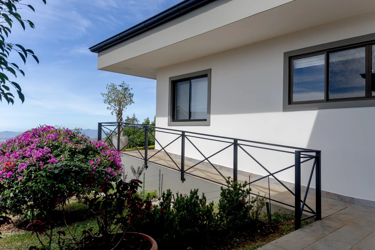 Dual Luxury Homes Estate, Heredia