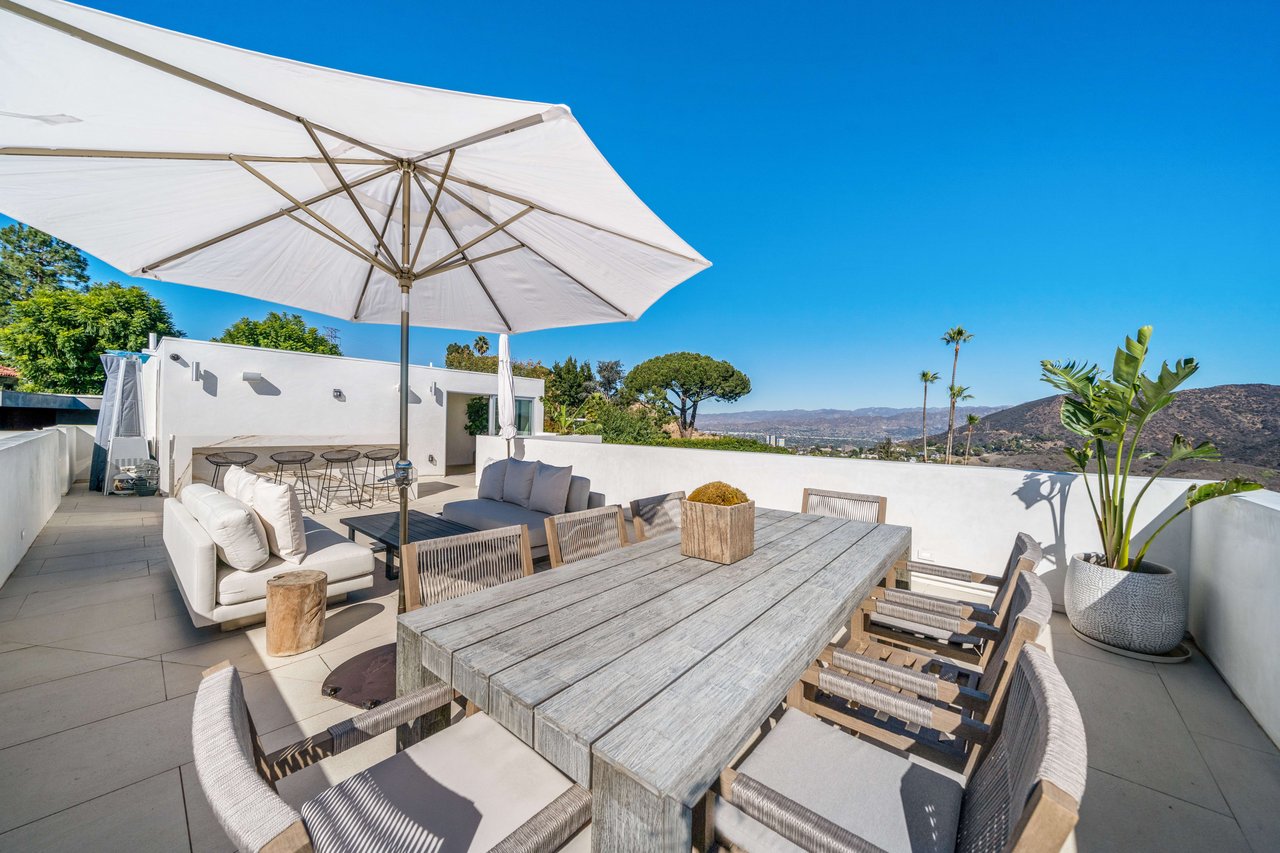 The Apex HH | 7115 Macapa Drive