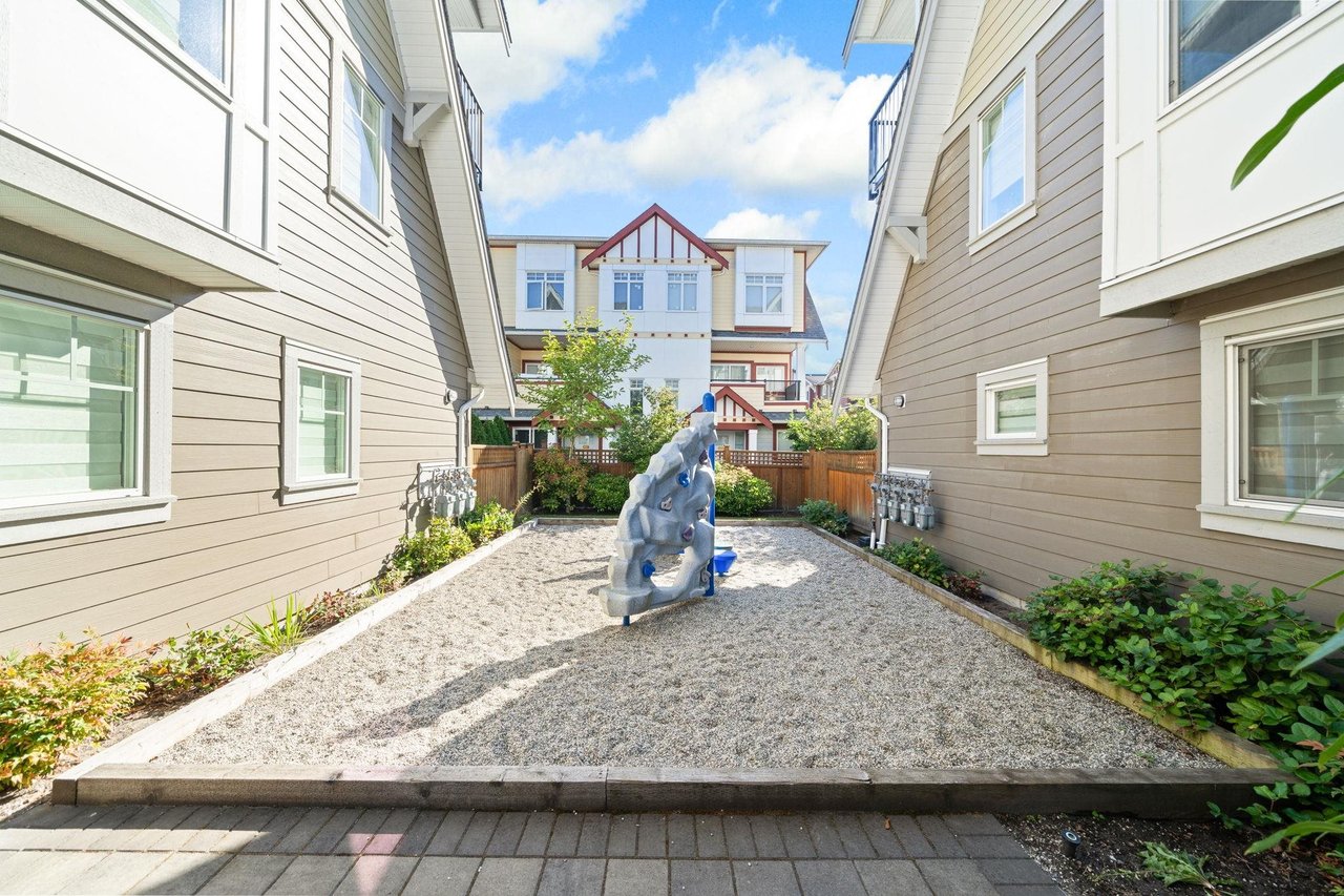 12-9728 Alberta Rd