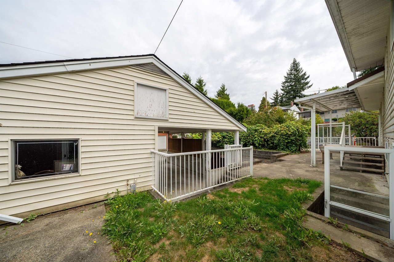 2915 Astor Dr