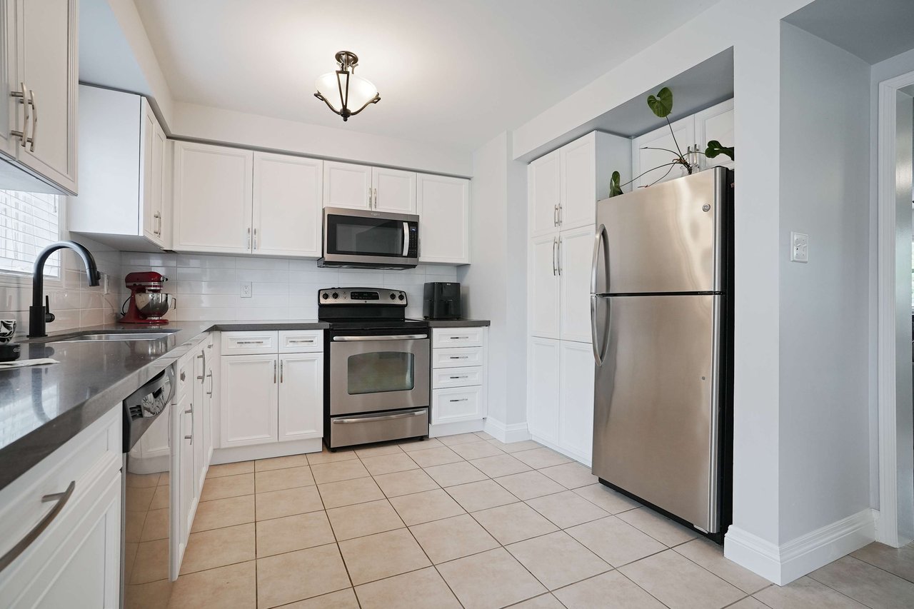 2-2360 Parkhaven Boulevard Unit: 2