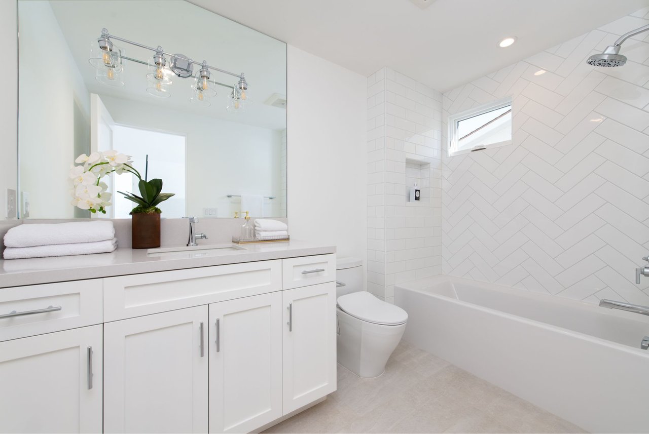 312 Jasmine Avenue Unit: 1