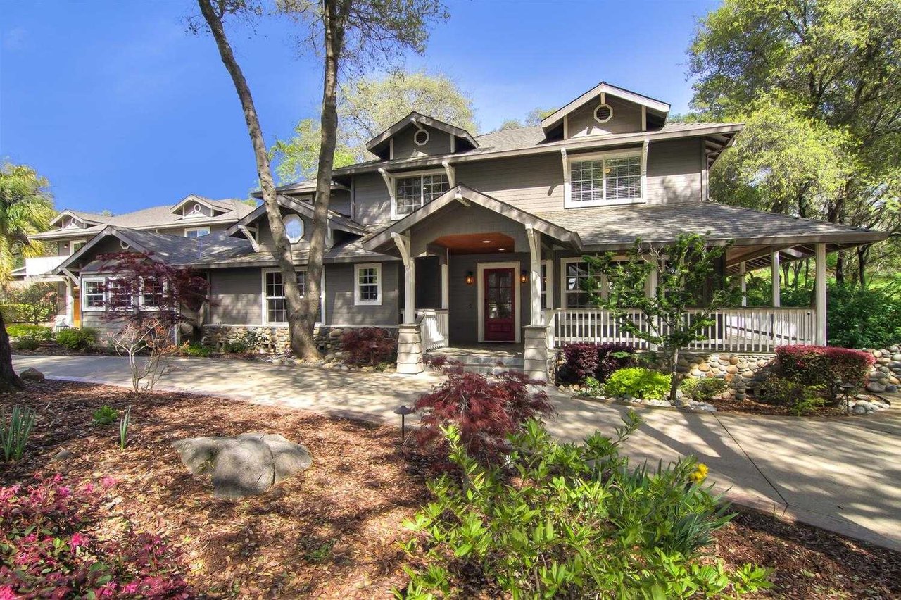 9223 Lomida Lane