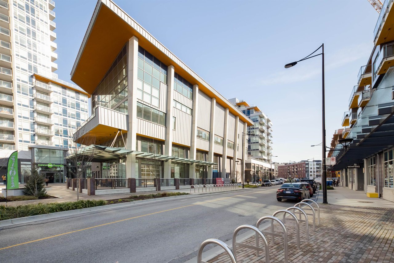 305-3557 Sawmill Cres