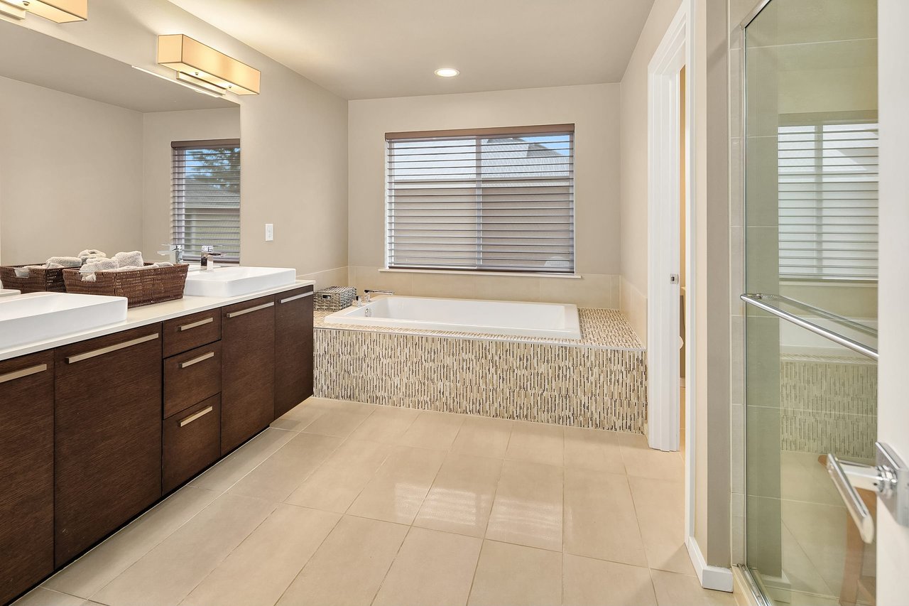MainVue's Chateau Meridian Calusa
