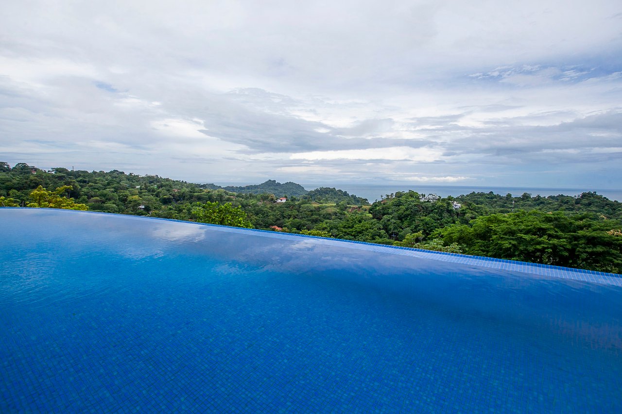 Solar Powered Hilltop Estate, Manuel Antonio, Puntarenas