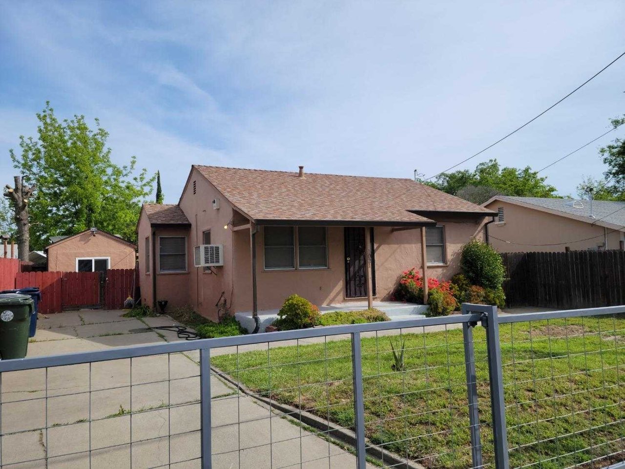1021 Alamos Avenue