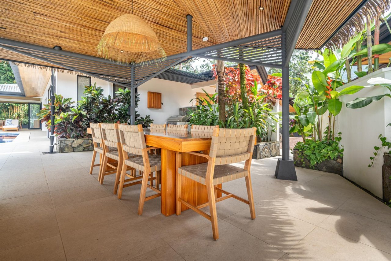 Solar Powered Luxury Home, Ojochal, Puntarenas