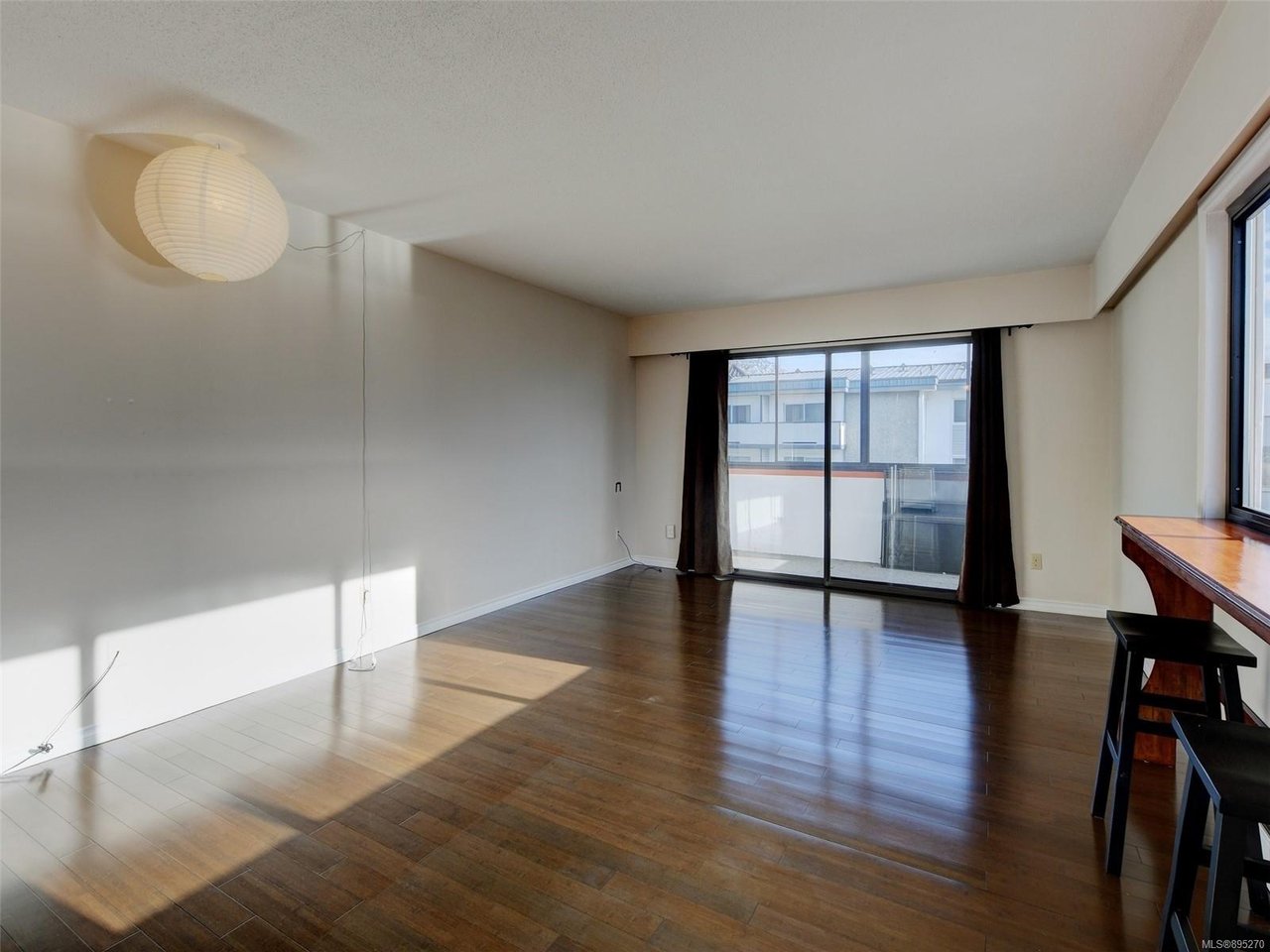 302-929 Esquimalt Rd, Esquimalt