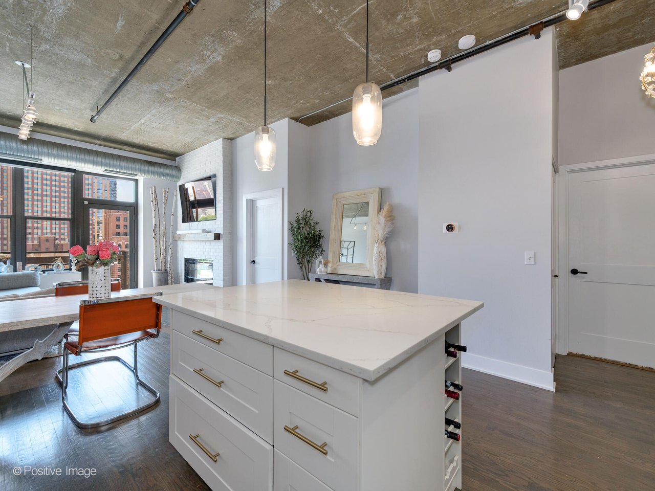 849 N Franklin St Unit 913