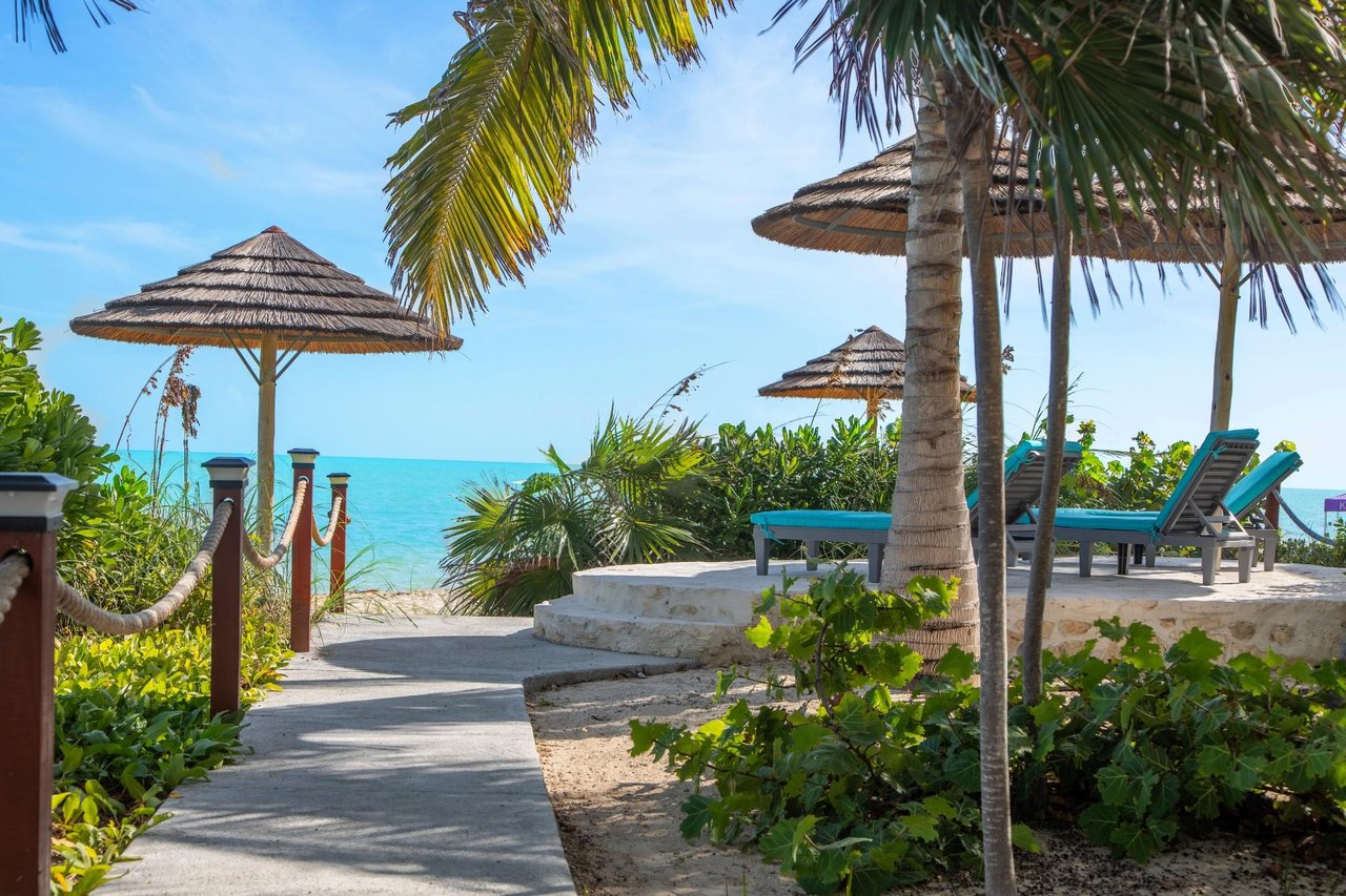 Blue Lagoon Villa