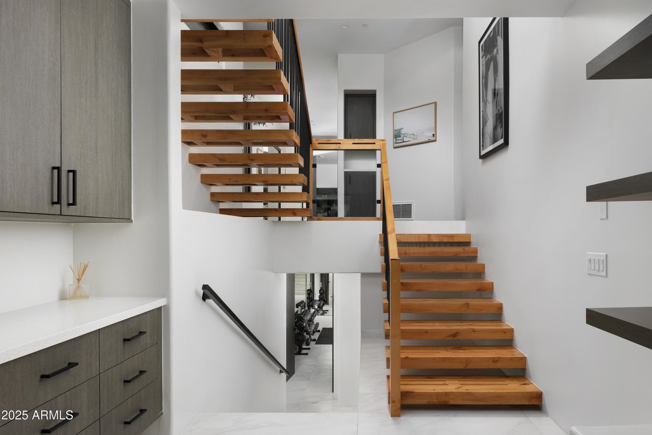 10315 E Calle De Las Brisas
