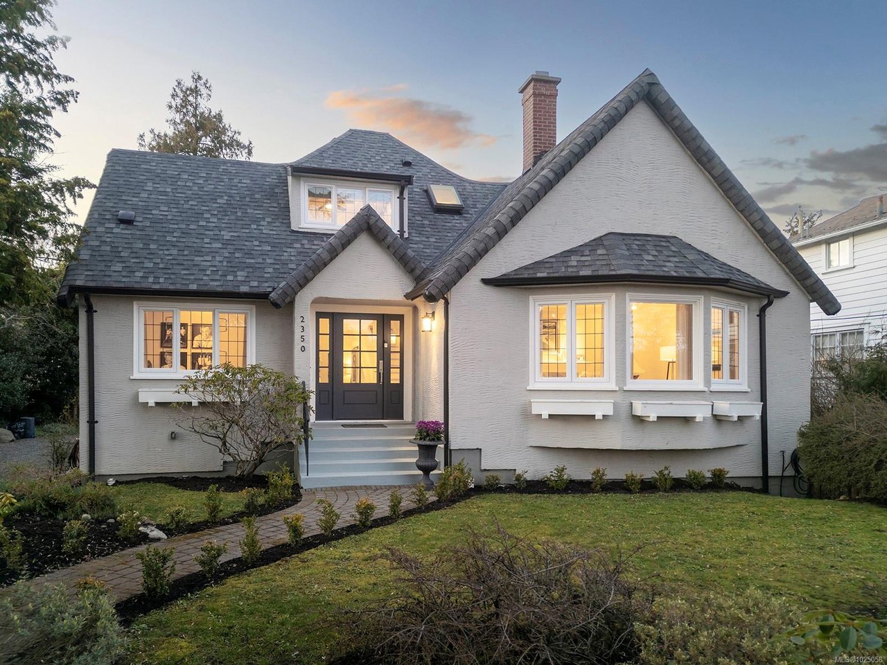 2350 Nottingham Rd, Oak Bay
