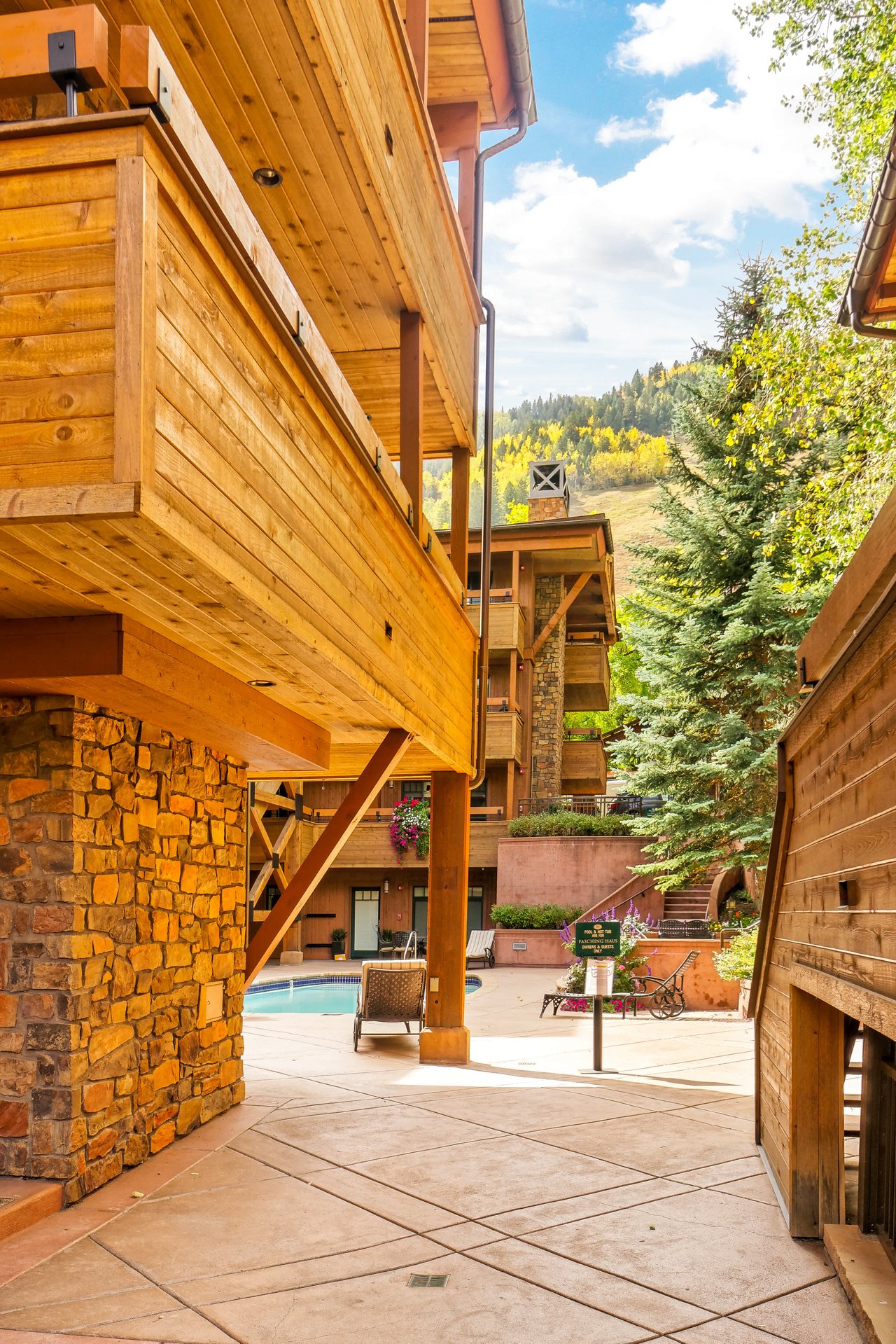 2 Bedroom Condo Location in Aspen 