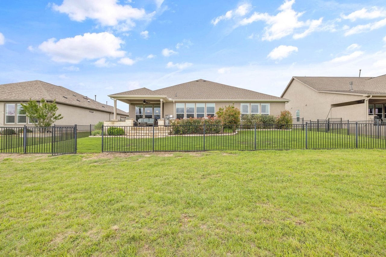 424 Star Mountain Ln, Georgetown, TX 78633