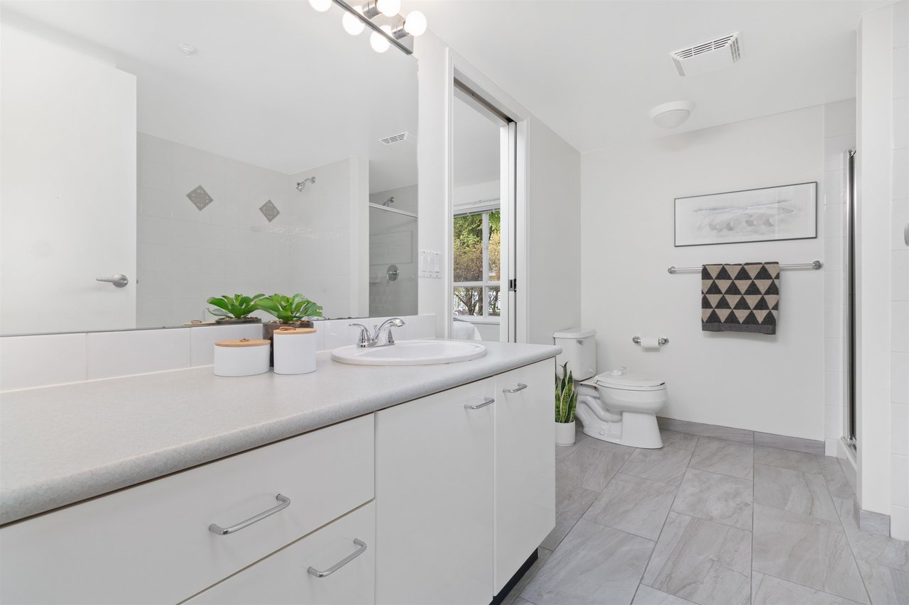 404-8495 Jellicoe St