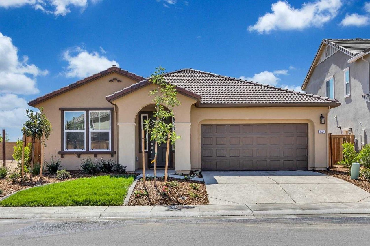 1621 Blue Moon Lane