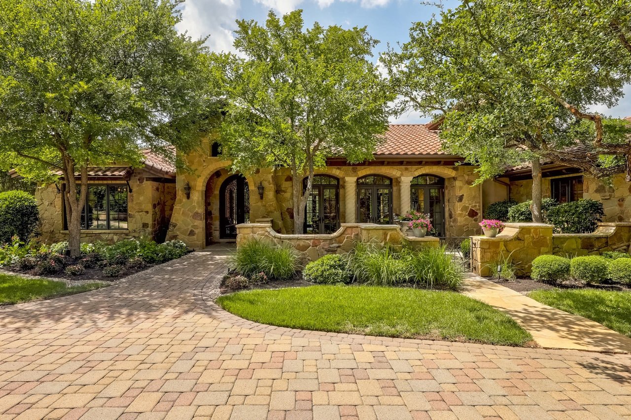 7728 Escala Dr