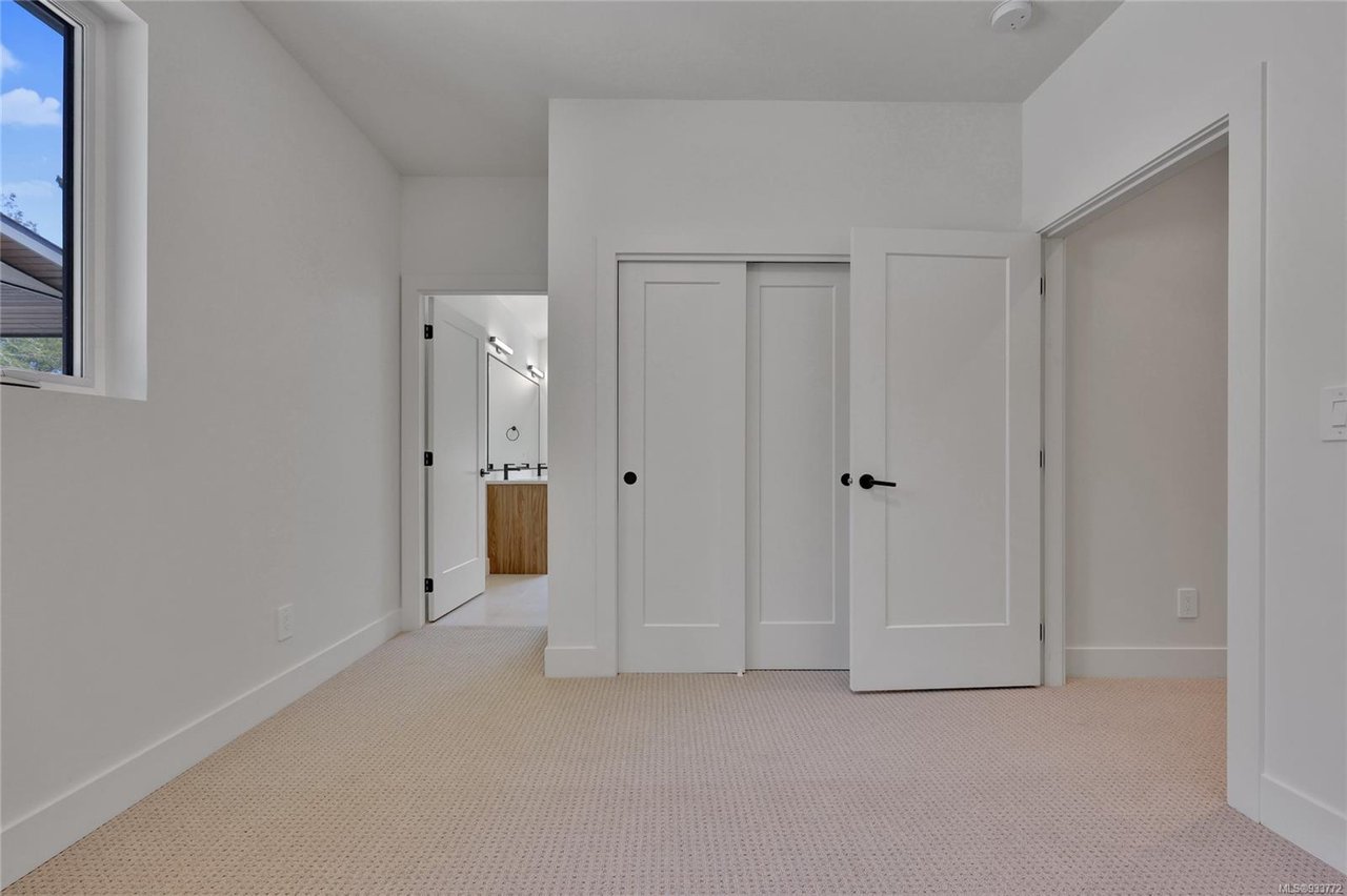 3909 Olympian Wy