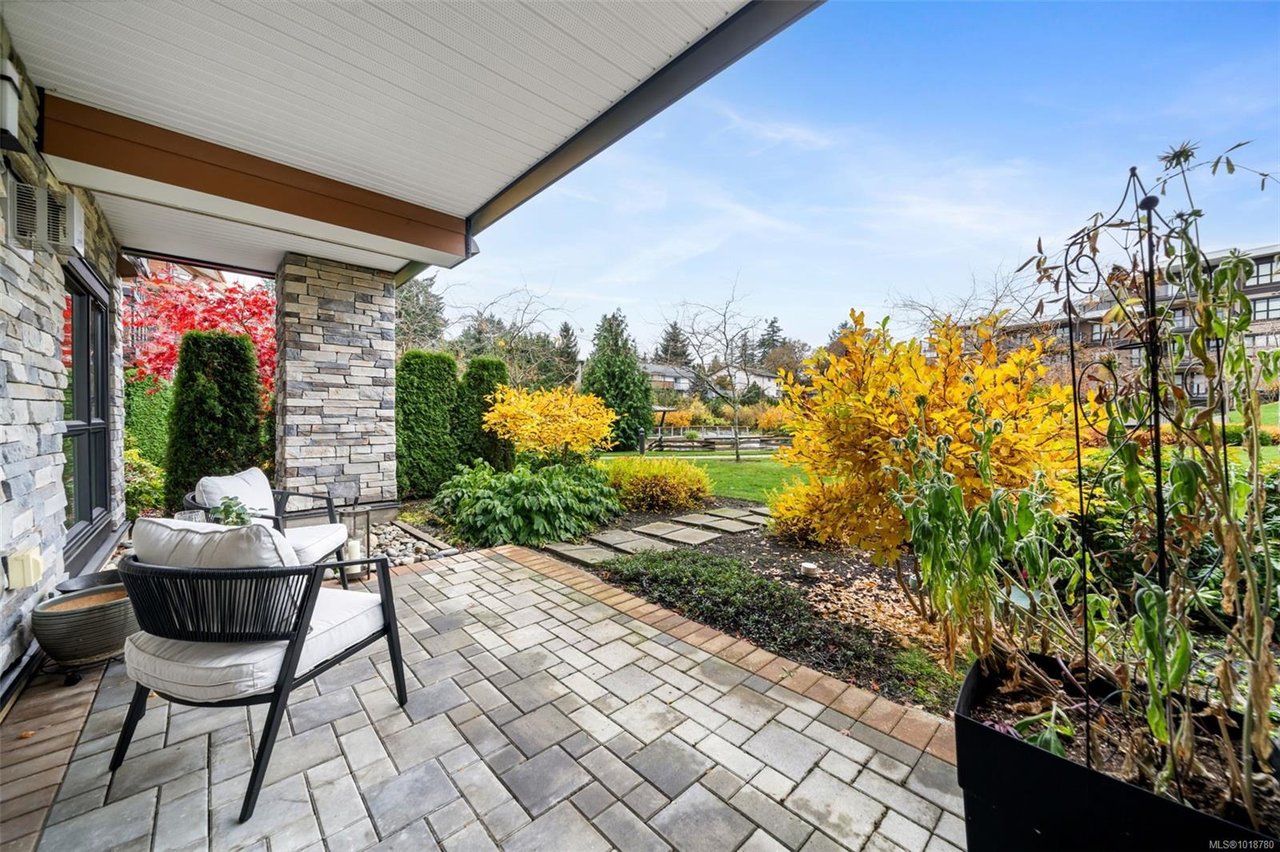 112-745 Travino Ln