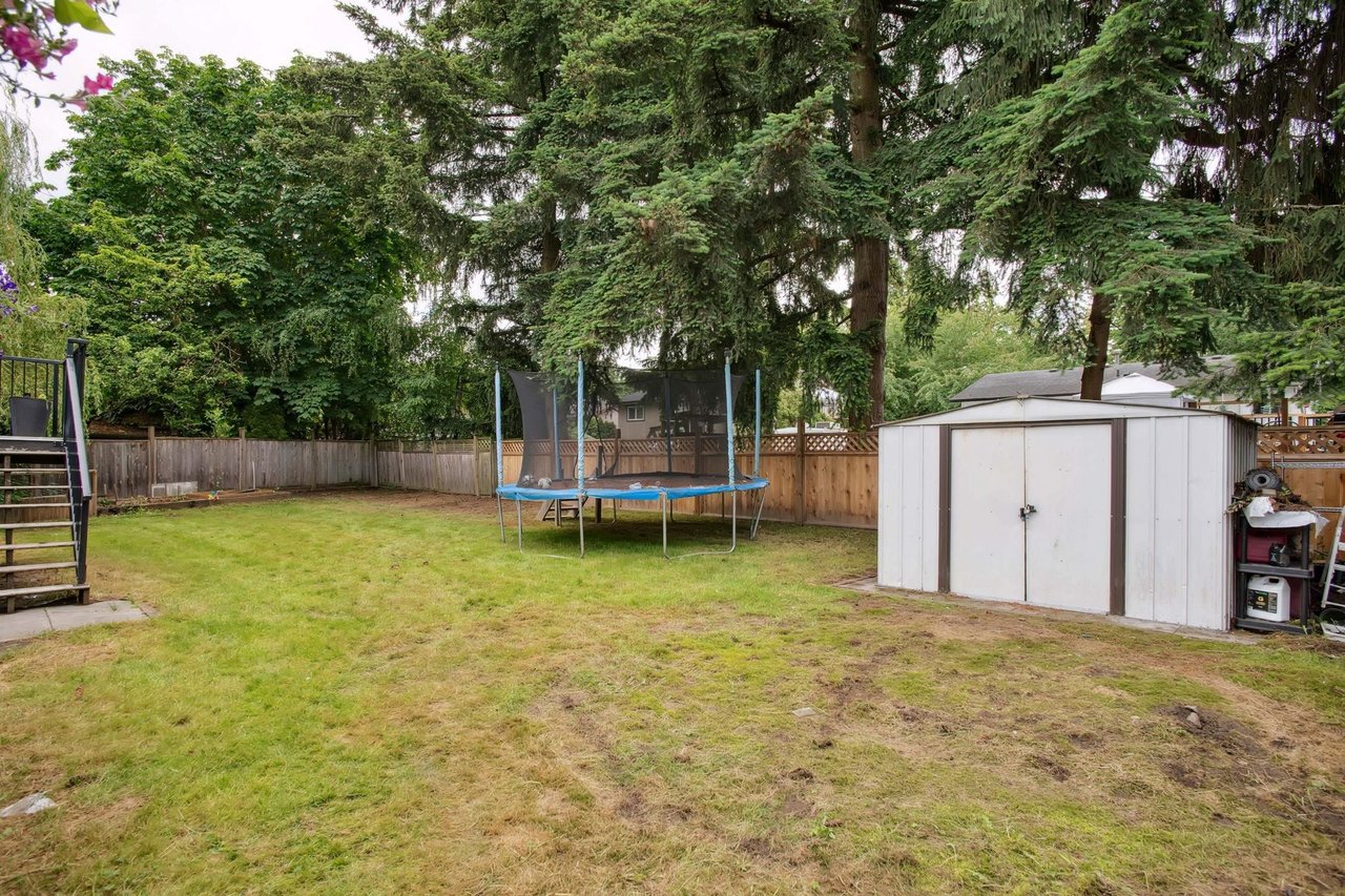 18348 63a Ave