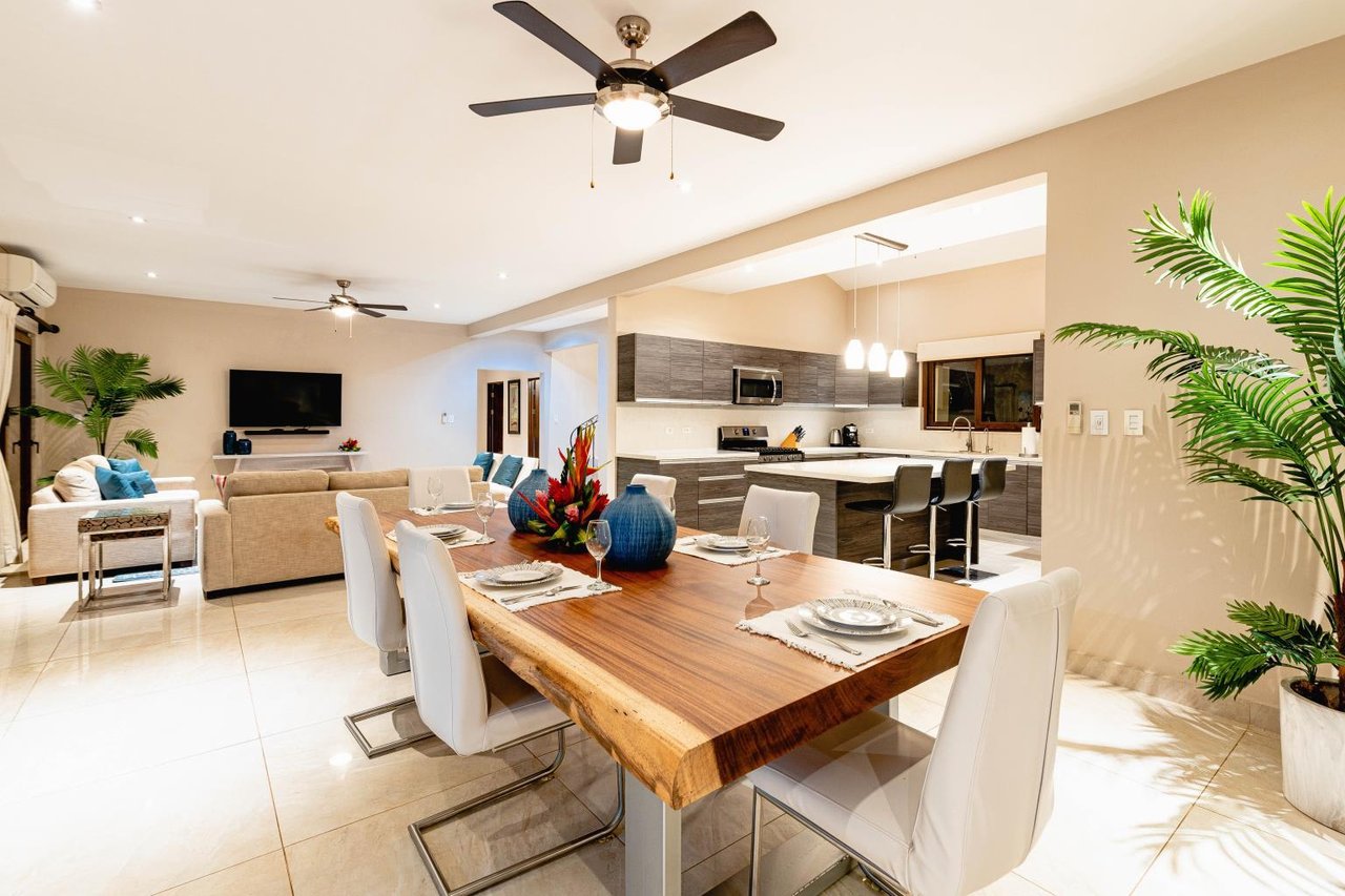 Luxury 6 BR Villa in Flamingo, Incredible Views | Starting At $1,350.00 Daily