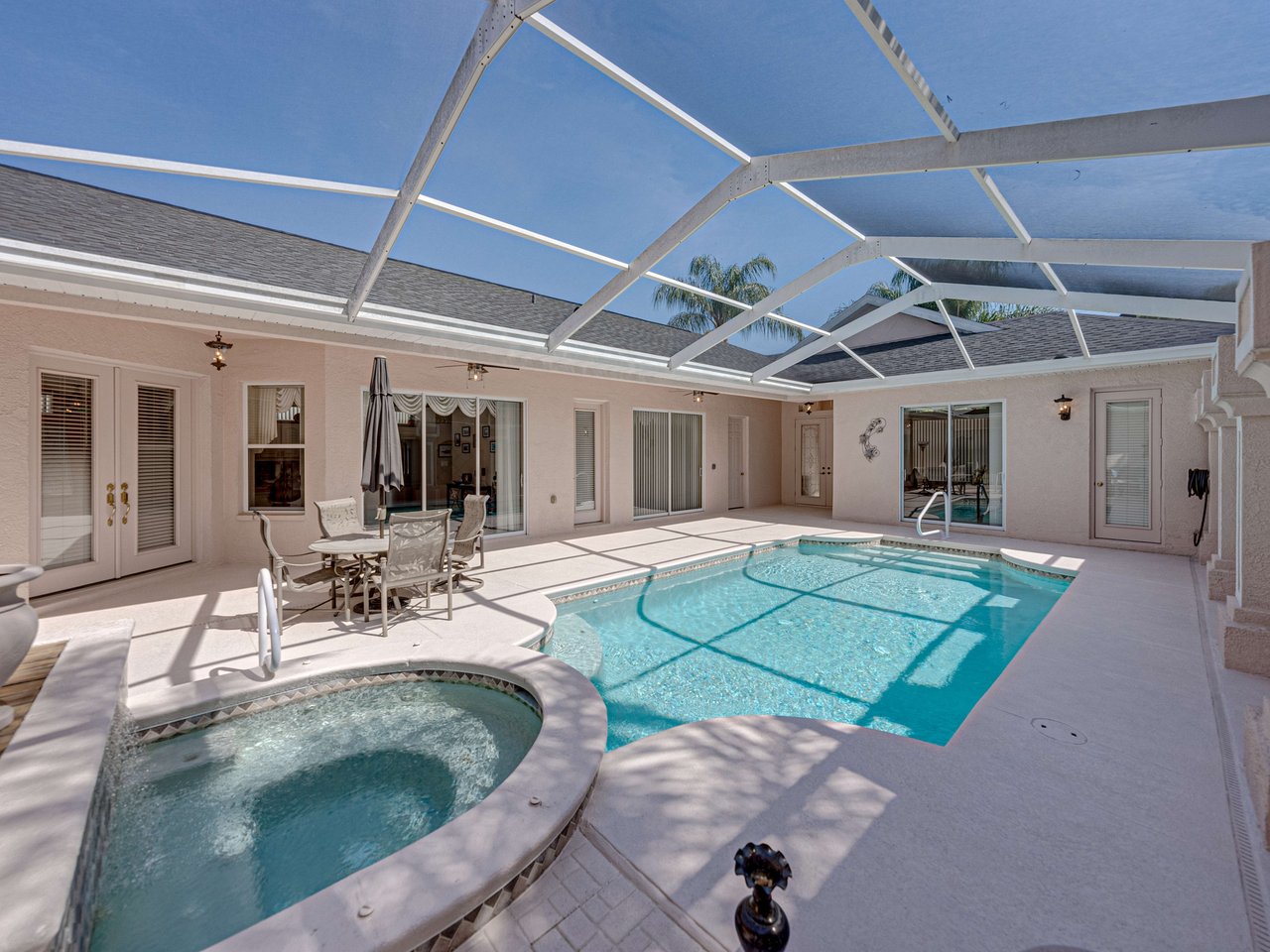 12419 WOODLANDS CIR