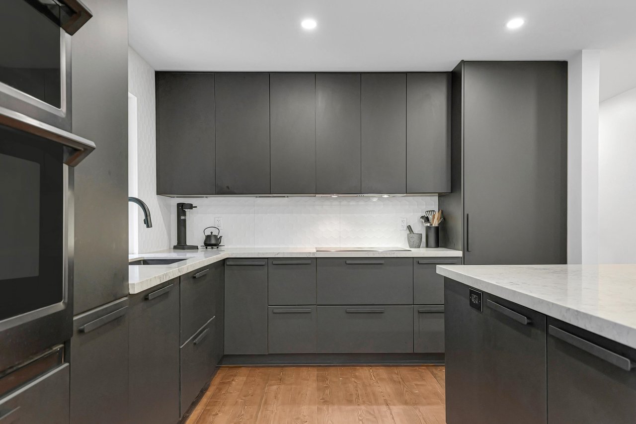 2554 Jura Cres