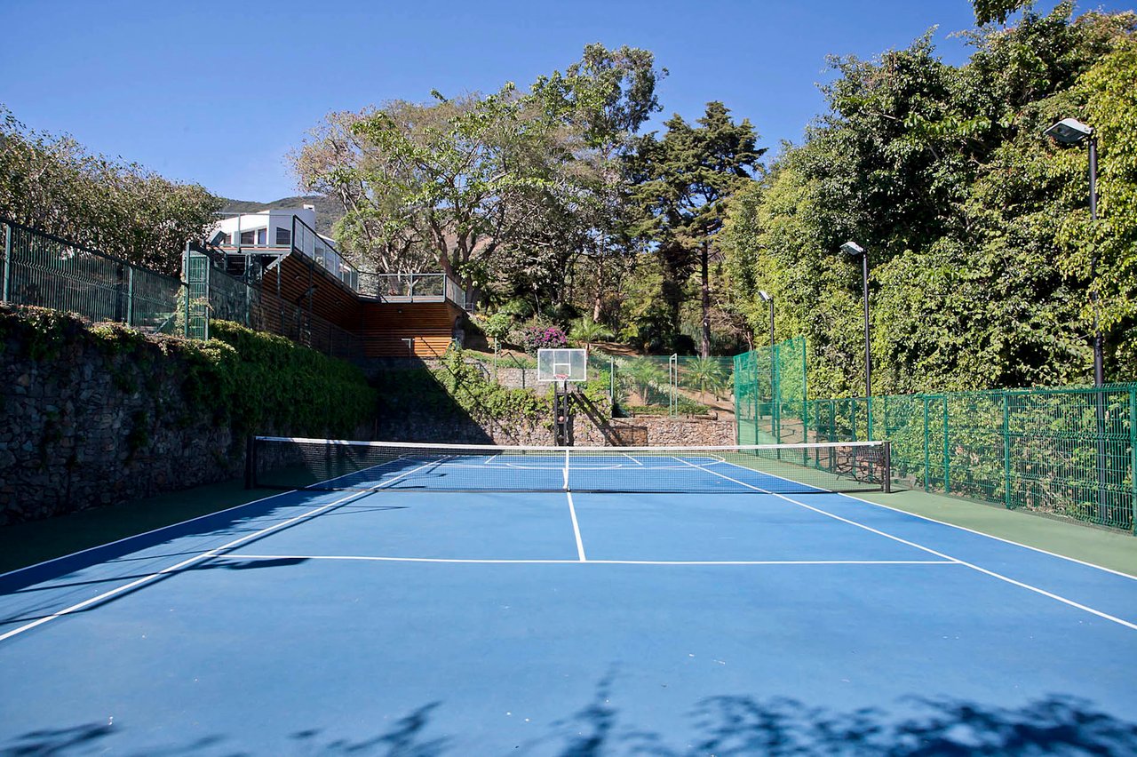 Hilltop Pool Estate Tennis Court, Escazu, San Jose