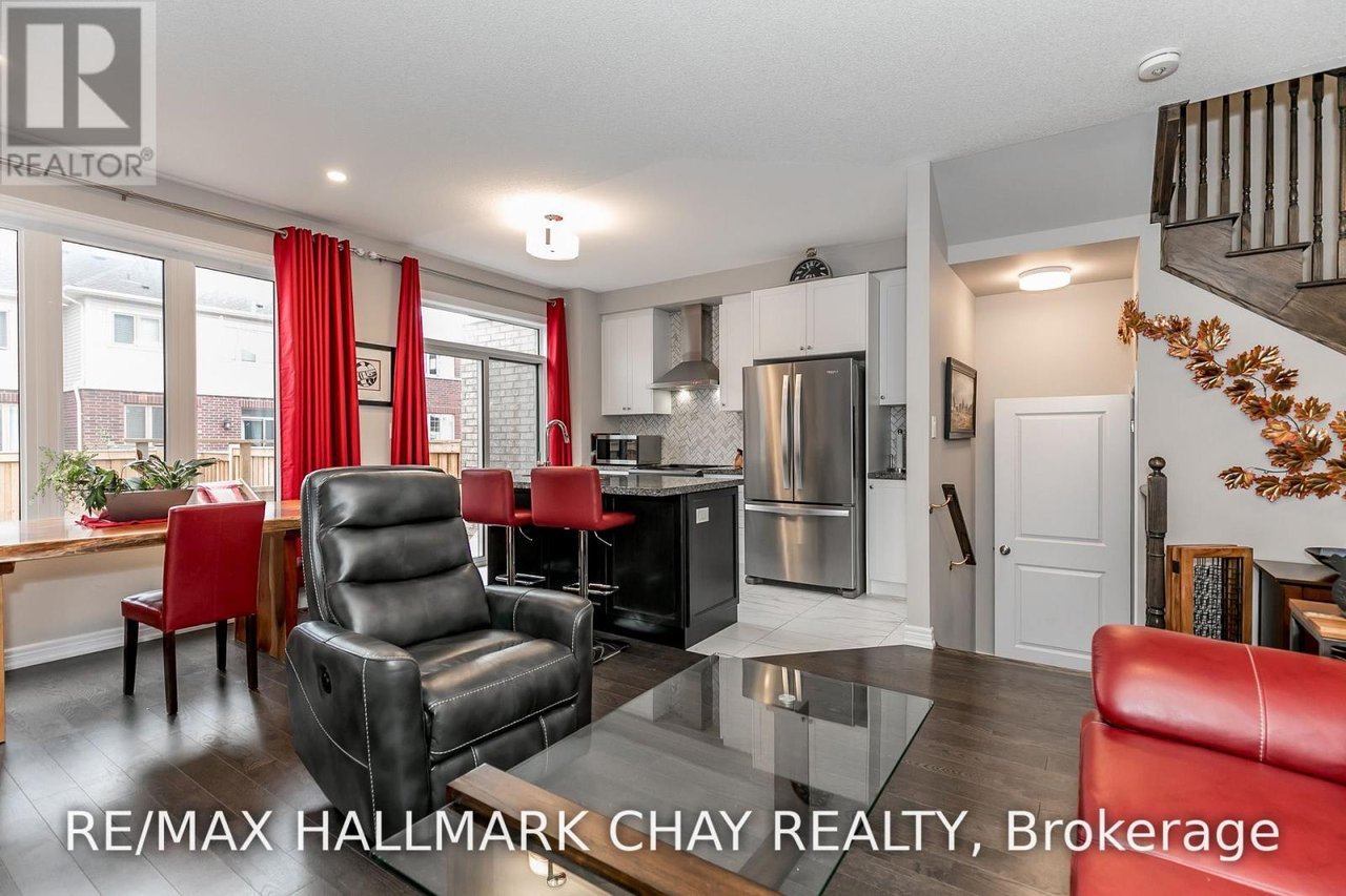 56 Clifford Cres