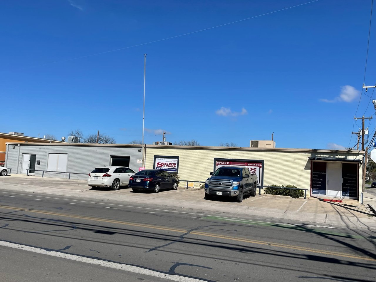 1202 N Flores | For Lease