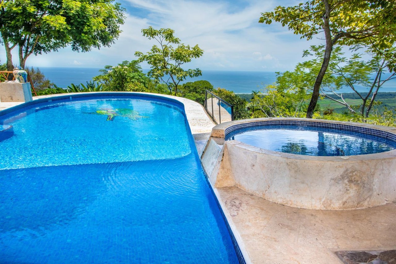Incredible 7,000 Ft2 Ocean View Home With 200 Acre Reserve!