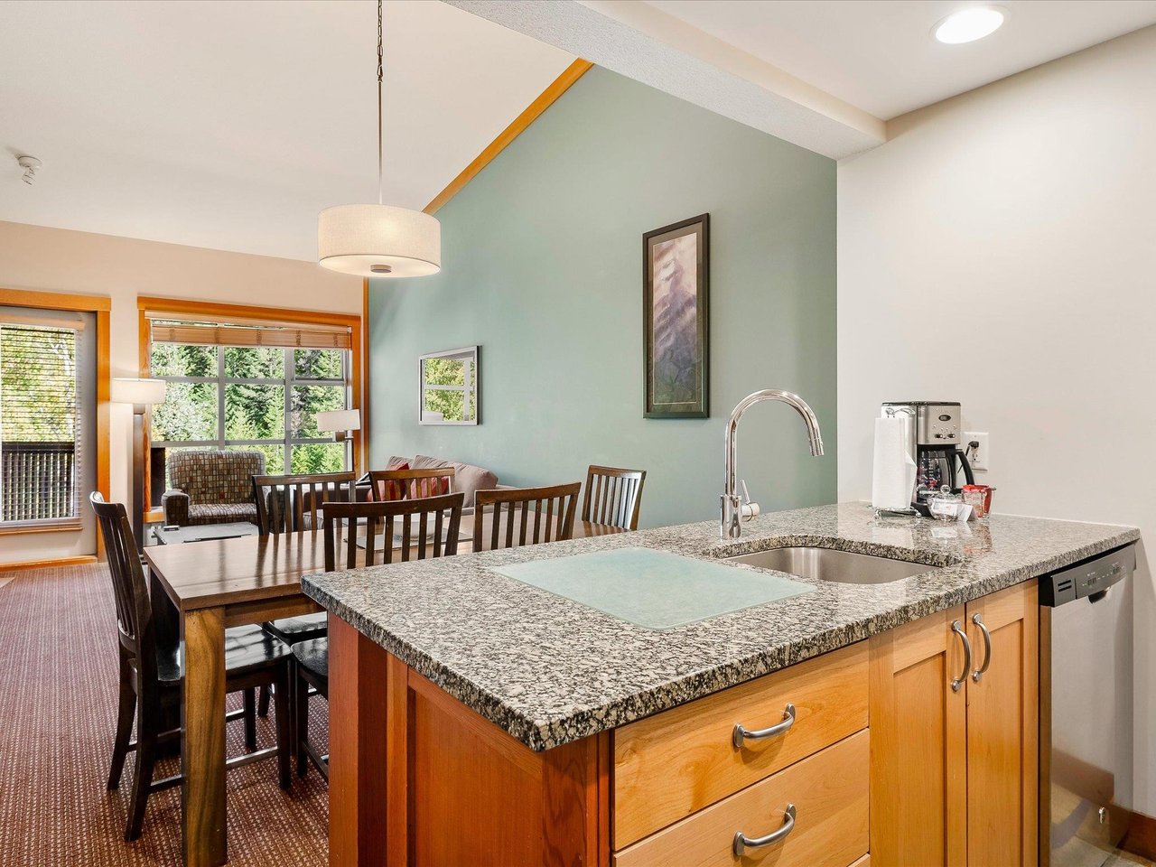 634C-2036 London Ln