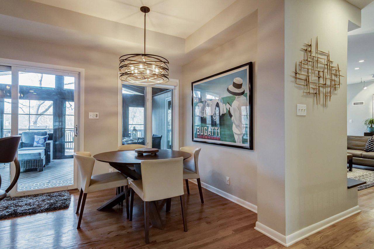 Sophisticated & Stylish in Charming Ladue