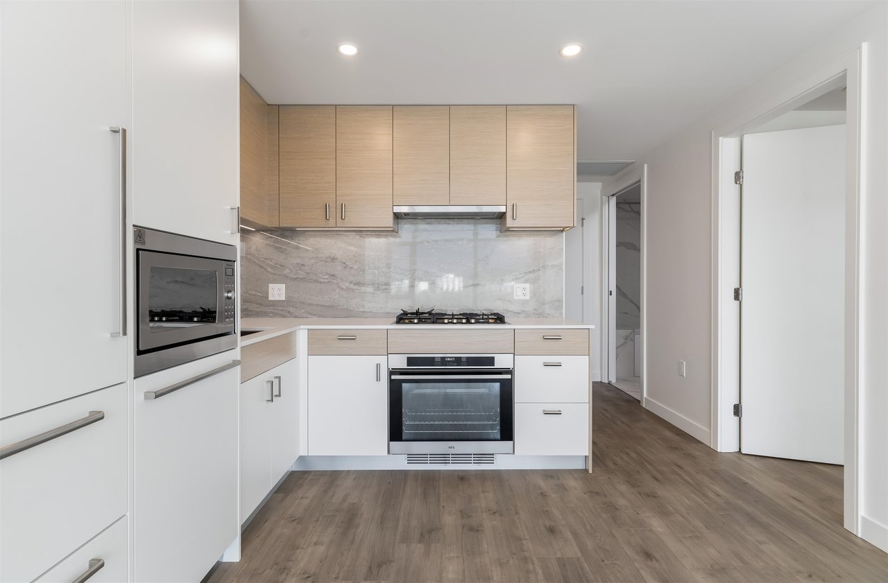1701-200 Klahanie Ct