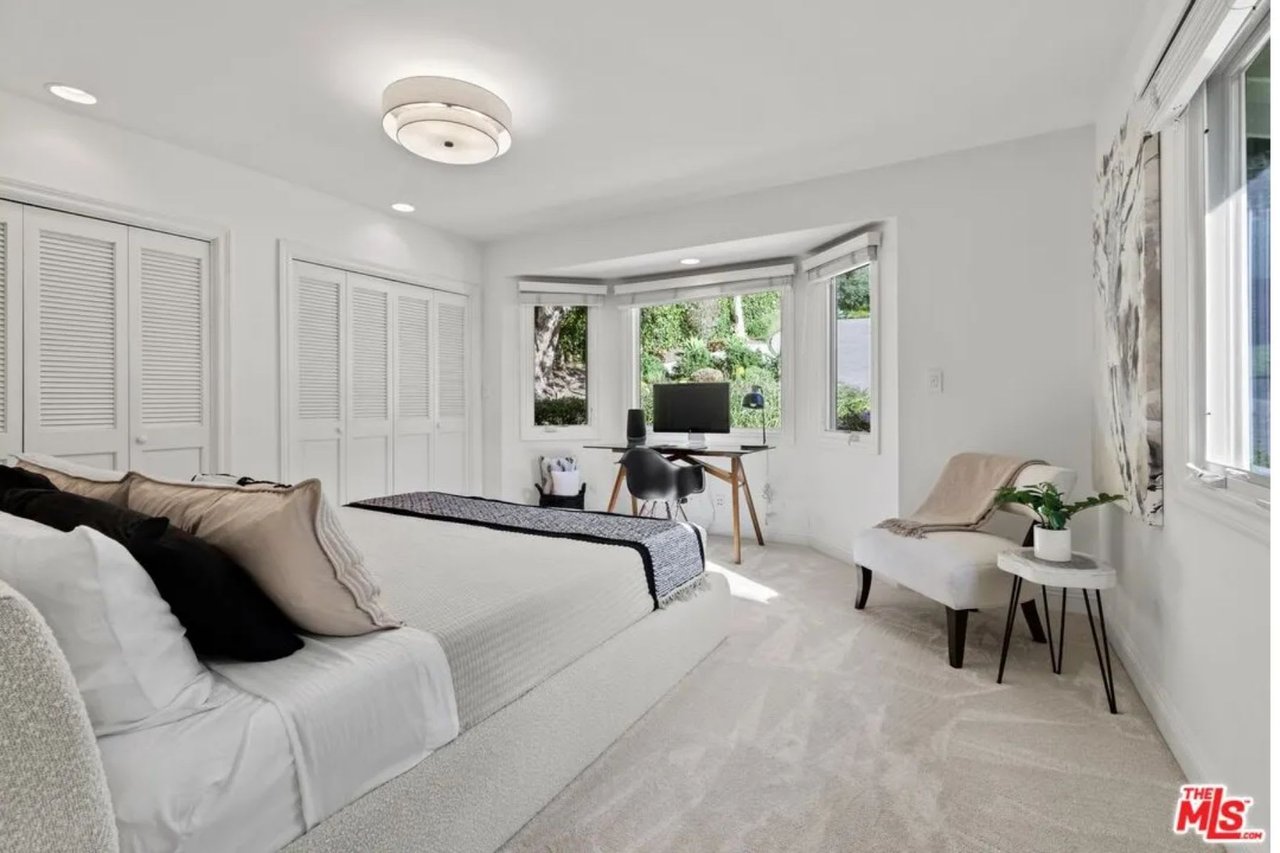 1115 Palos Verdes Dr