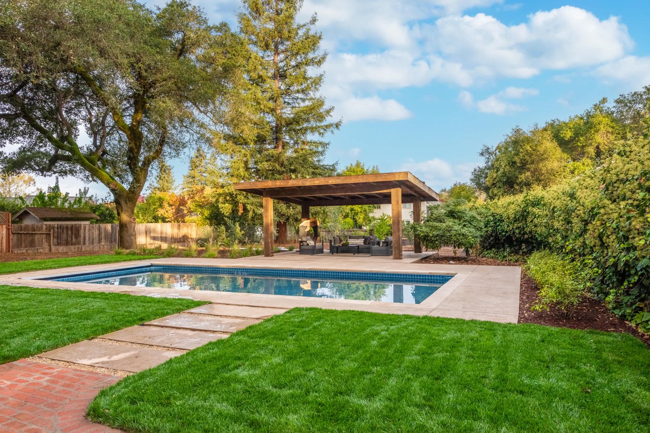Healsburg Downtown Estate