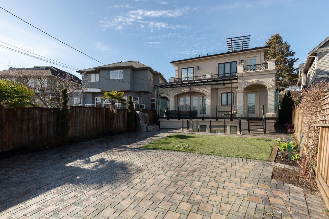 3238 Puget Dr