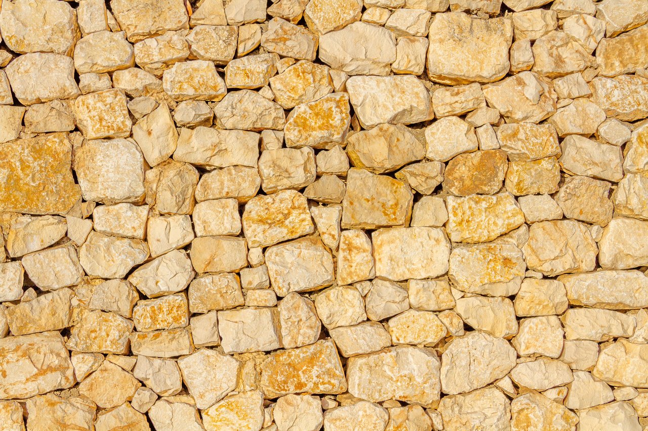 Dry-Stacked Stone Walls: Benefits & Allure