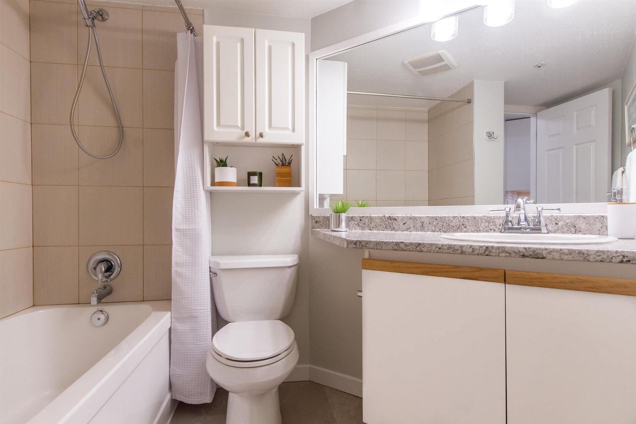 E103-40180 Willow Cres
