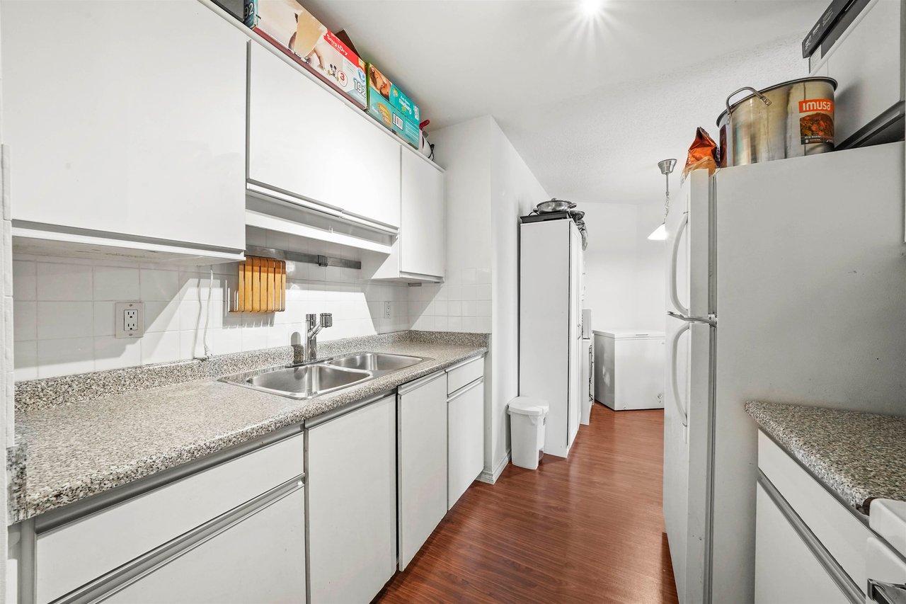 207-975 E Broadway Ave