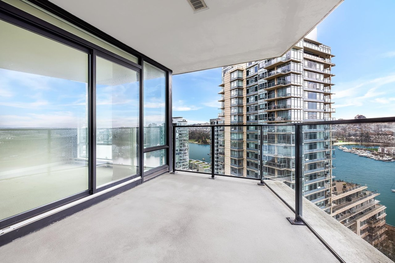 1903-455 Beach Cres