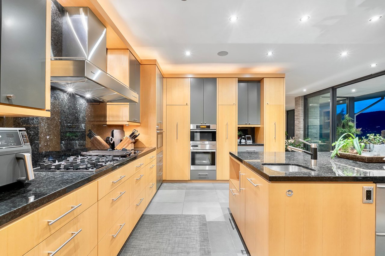 6275 St. Georges Cres