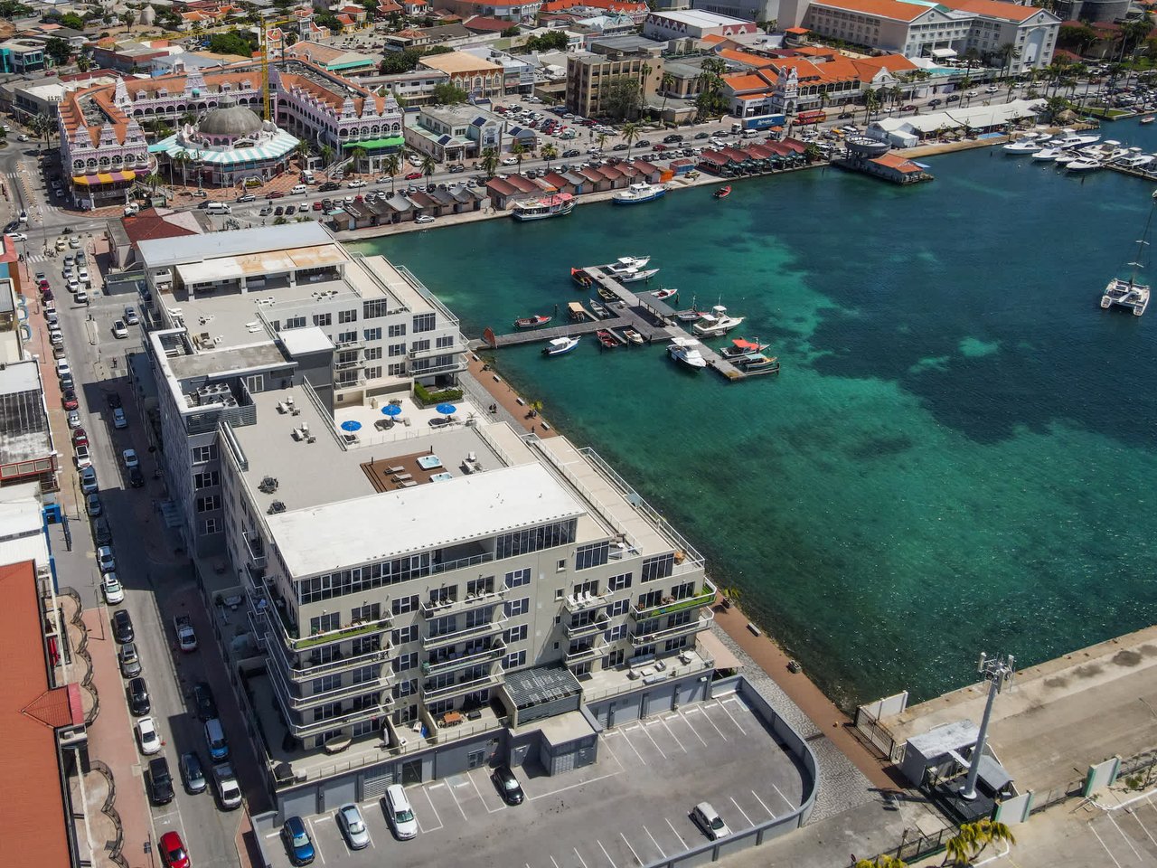 Harbour House 602 S