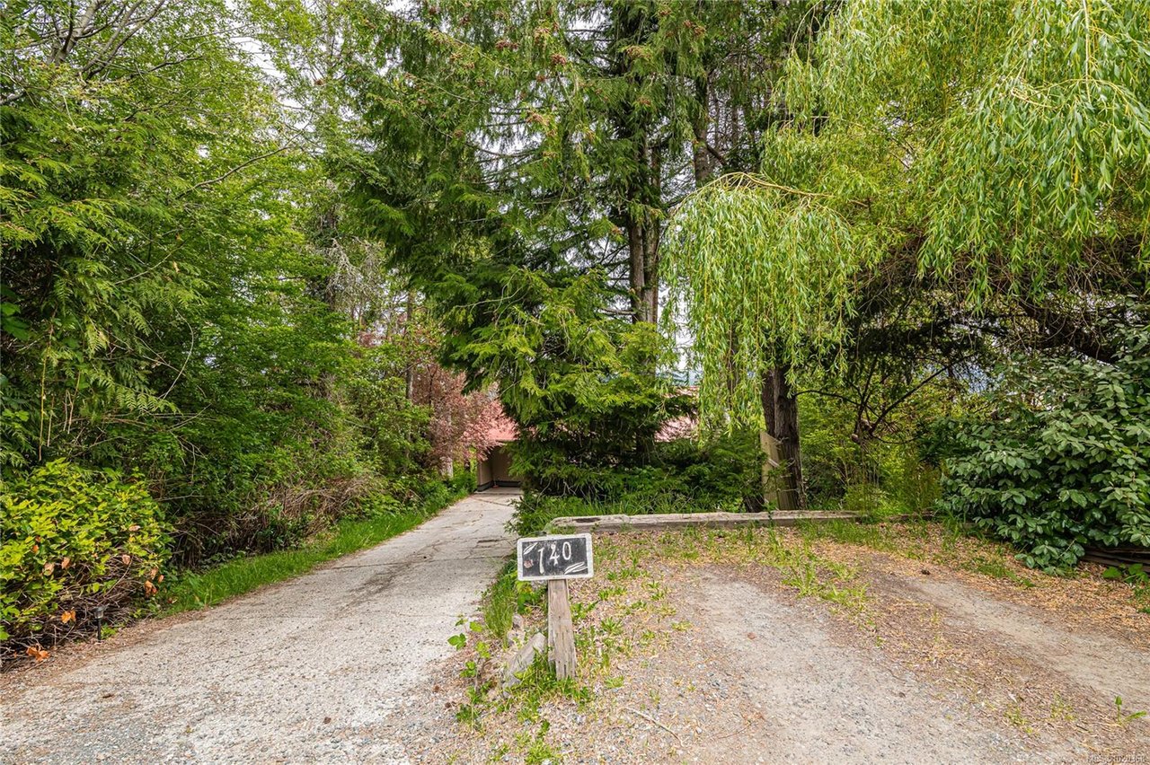 140 Mt. Baker Cres