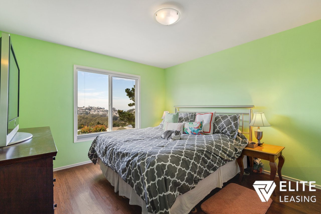28 Knollview Way